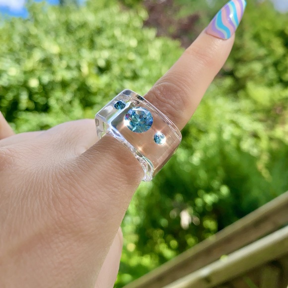 Women’s Blue Swarovski Crystal Lucite Cube Shape Ring, Chunky Statement Rings - Picture 9 of 9